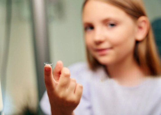 can children age 12 wear contacts