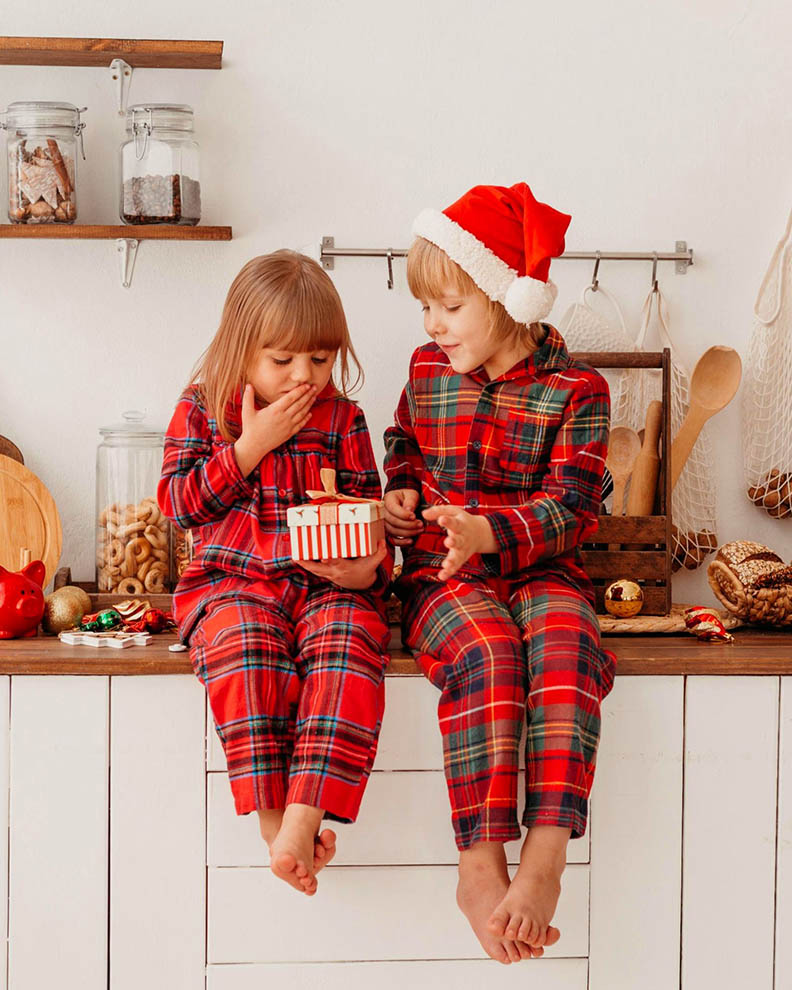 how to choose christmas pajamas for kids